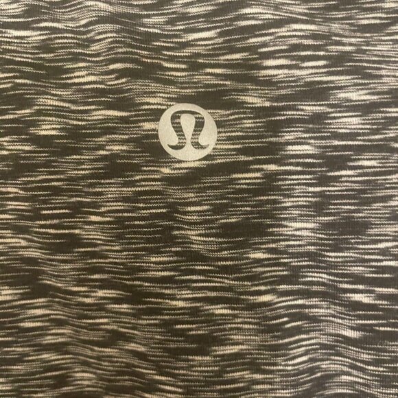 Lululemon Grey/Black T-shirt - Picture 2 of 2